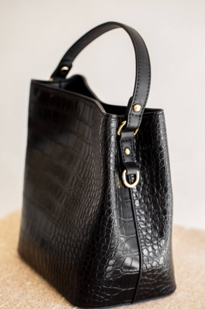 Croco Tote Bag Shoulder bag in Crocodile type PU-LEATHER material. Very  Elegant look with 3 Compartment inside with 3 main zipper chain